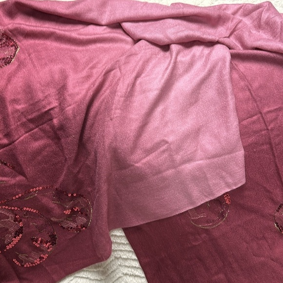 Beautiful Pashmina cashmere (70%) blend wrap / shawl embroidered, sequins - Picture 5 of 6